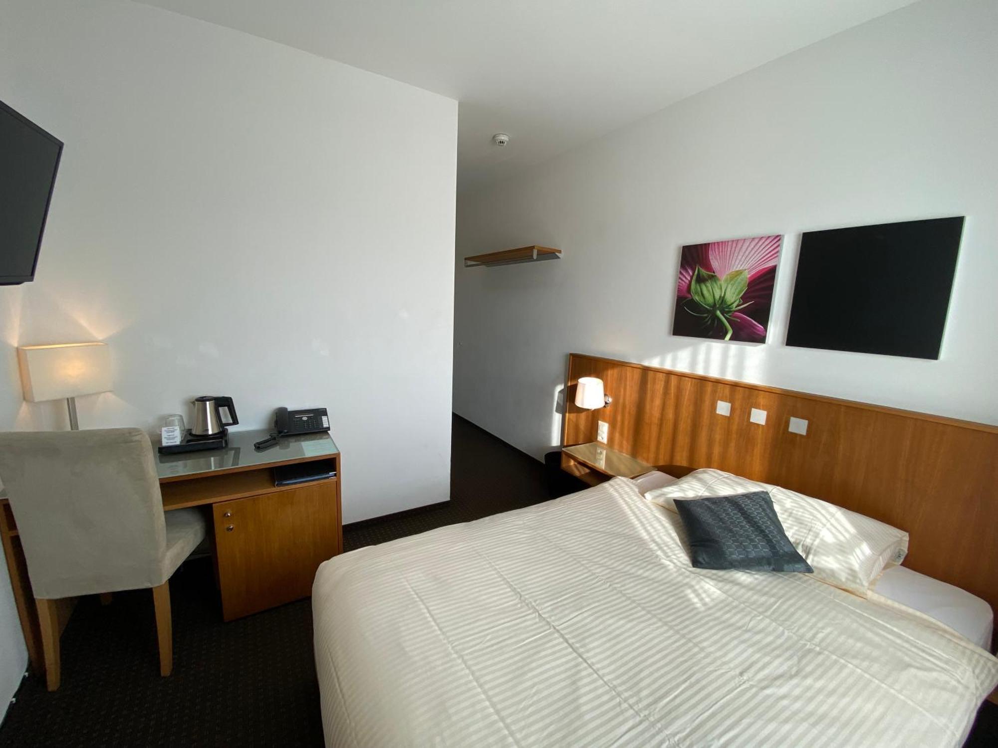 Businesshotel Lux Emmen Exterior photo