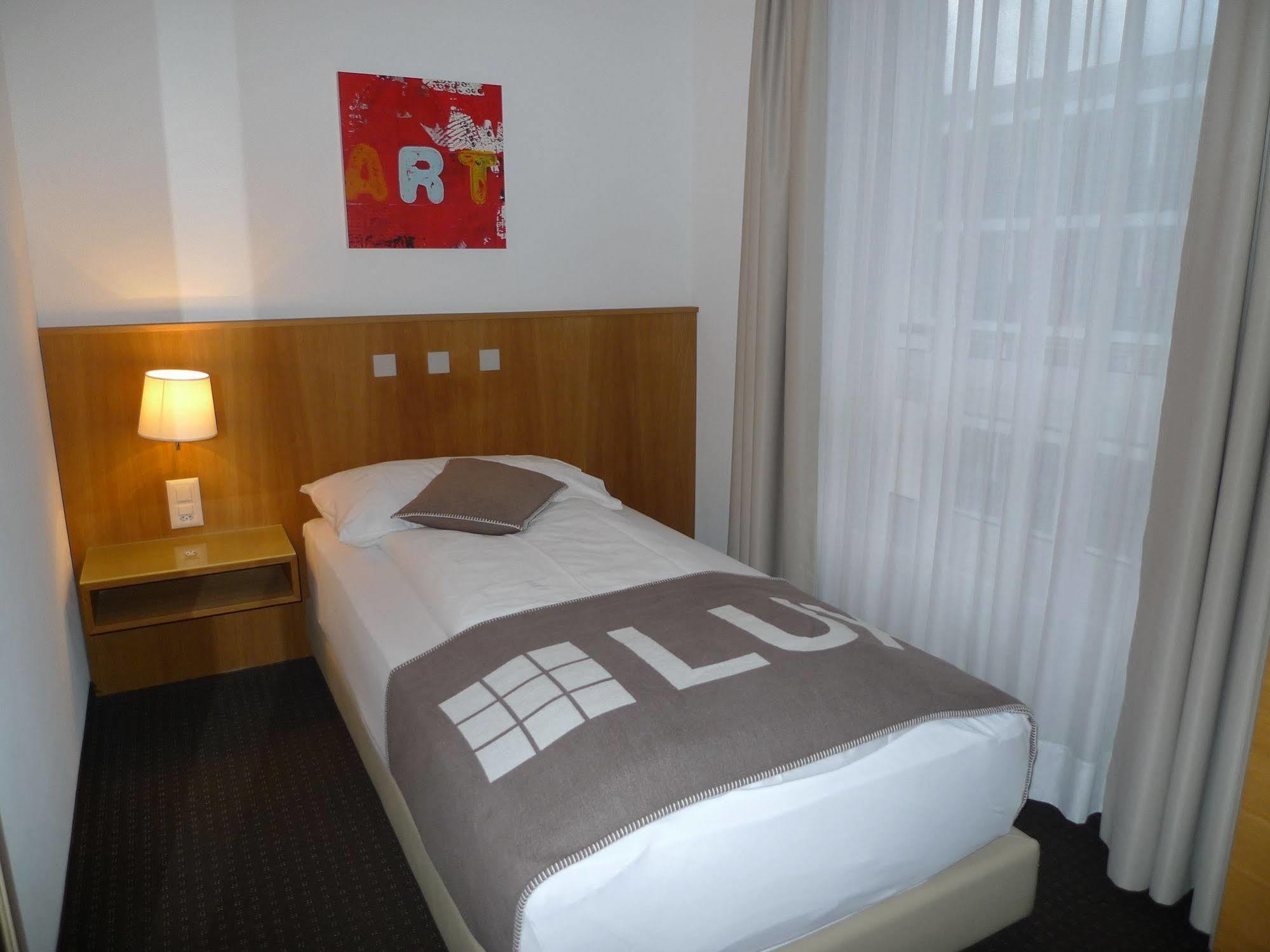 Businesshotel Lux Emmen Exterior photo